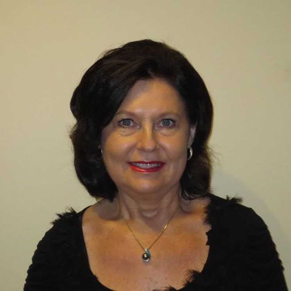 Meet your Posher, Lois